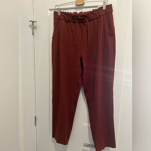 Maroon “on the fly” Lulu lemon pants